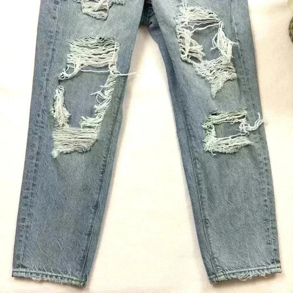 American Eagle High Rise Mom Light Wash Fade Distress Ankle Jean Size 2 X-Short - Picture 5 of 15